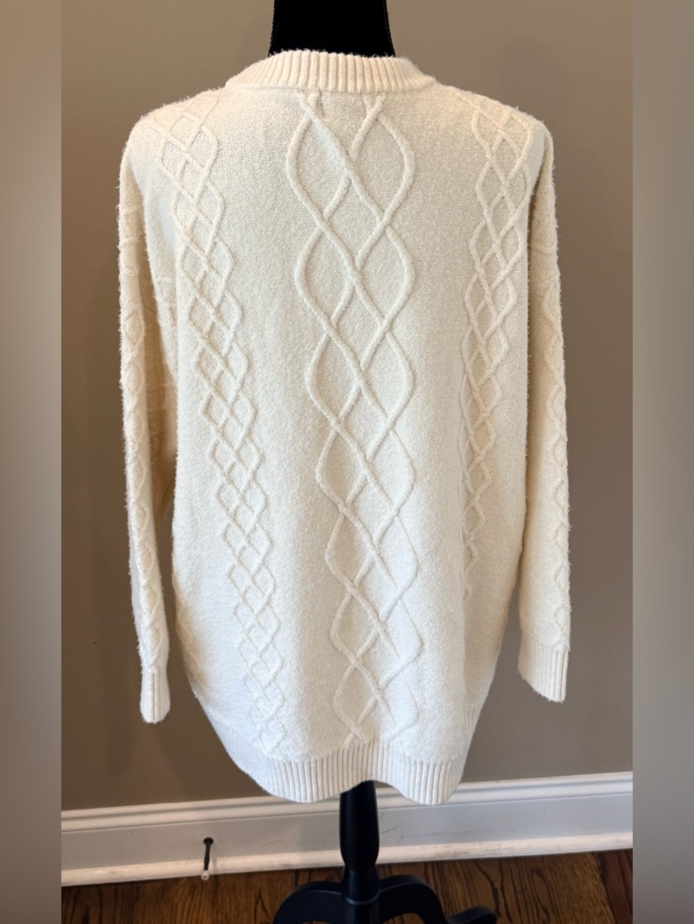 Women’s SHOW ME YOUR MUMU Canyon tunic sweater- cream fuzzy knit. Size medium - Picture 5 of 8